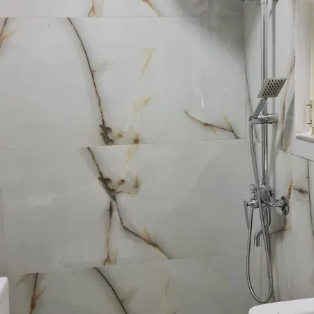 Old Street 2 티라나