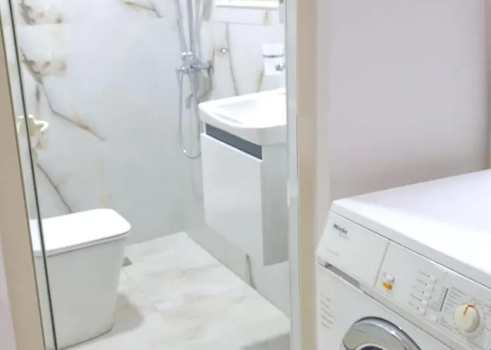 Old Street 2 * Tirana