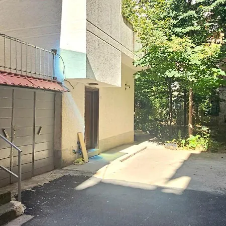 לינה וארוחת בוקר Old Street 2 טיראנה