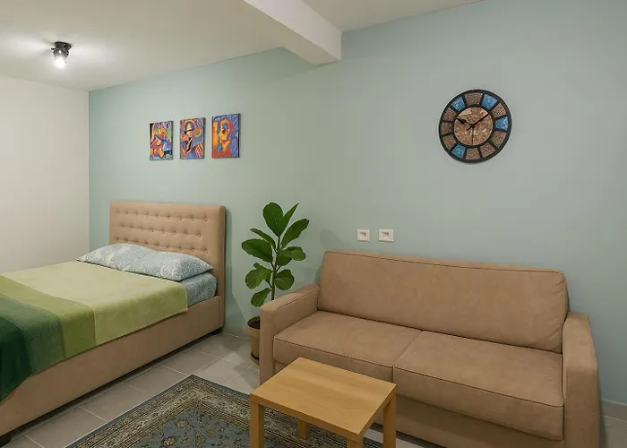 Old Street 2 טיראנה